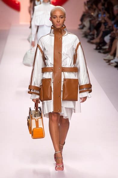 fendi sfilata 19 settembre 2019|Fendi: i capi e gli accessori della sfilata Primavera .